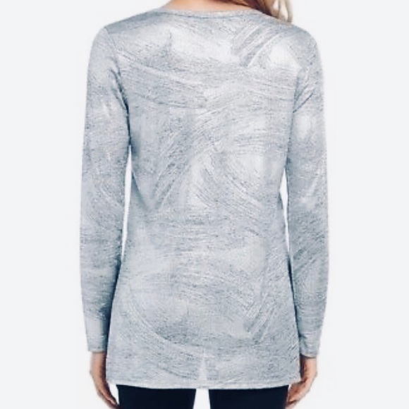 Karen Kane silver slit side top size M - Picture 2 of 3